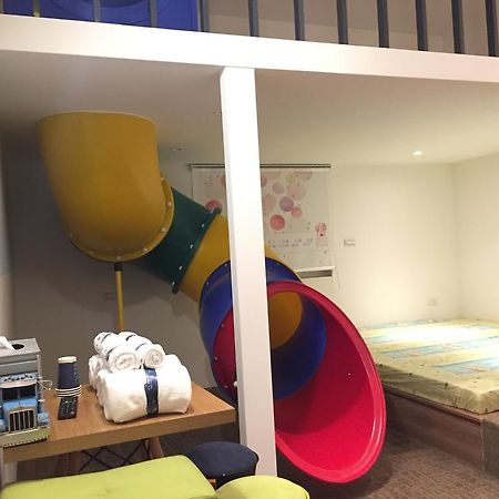 ทราเวลเลอร์ คิทเช่น เกาสง Bed & Breakfast ภายนอก รูปภาพ