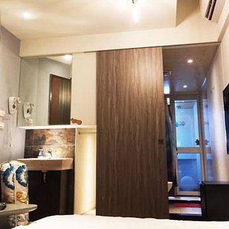 ทราเวลเลอร์ คิทเช่น เกาสง Bed & Breakfast ภายนอก รูปภาพ