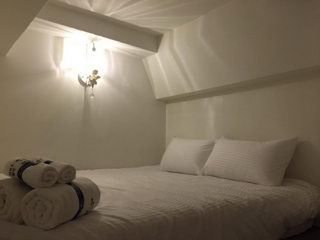 ทราเวลเลอร์ คิทเช่น เกาสง Bed & Breakfast ภายนอก รูปภาพ