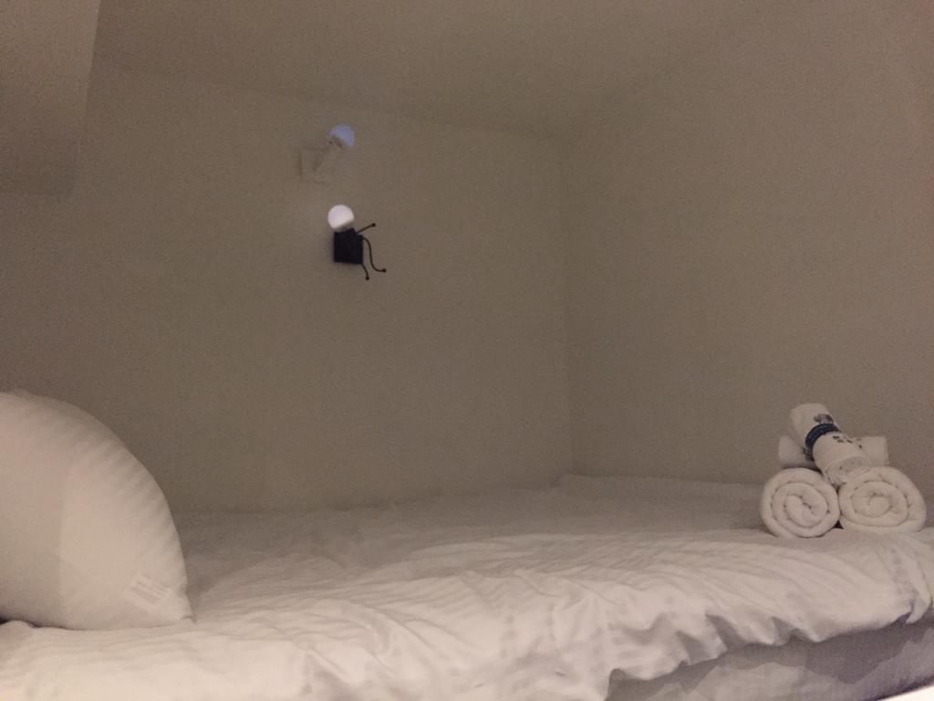 ทราเวลเลอร์ คิทเช่น เกาสง Bed & Breakfast ภายนอก รูปภาพ