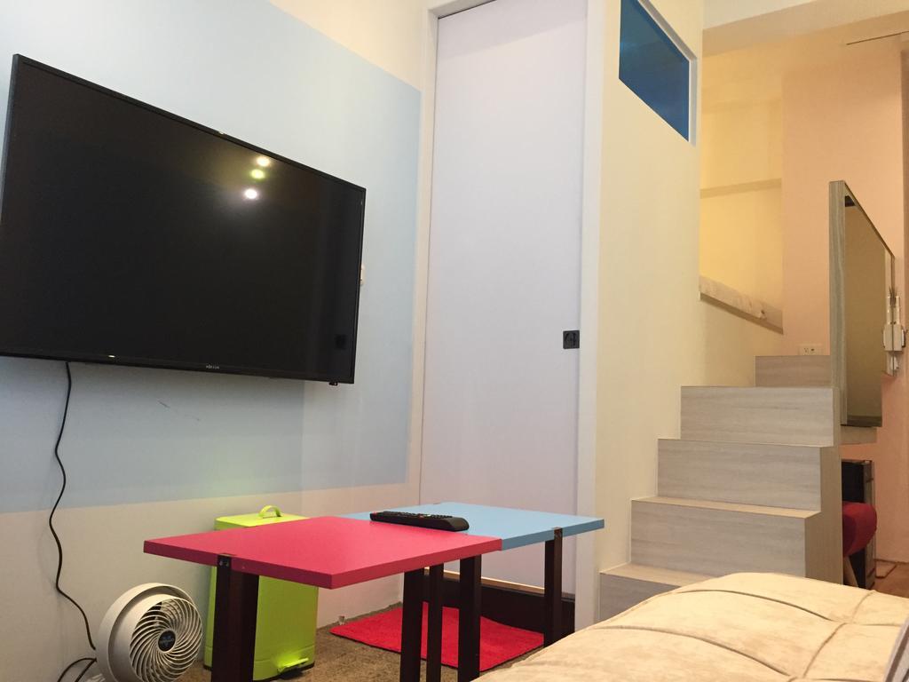 ทราเวลเลอร์ คิทเช่น เกาสง Bed & Breakfast ภายนอก รูปภาพ