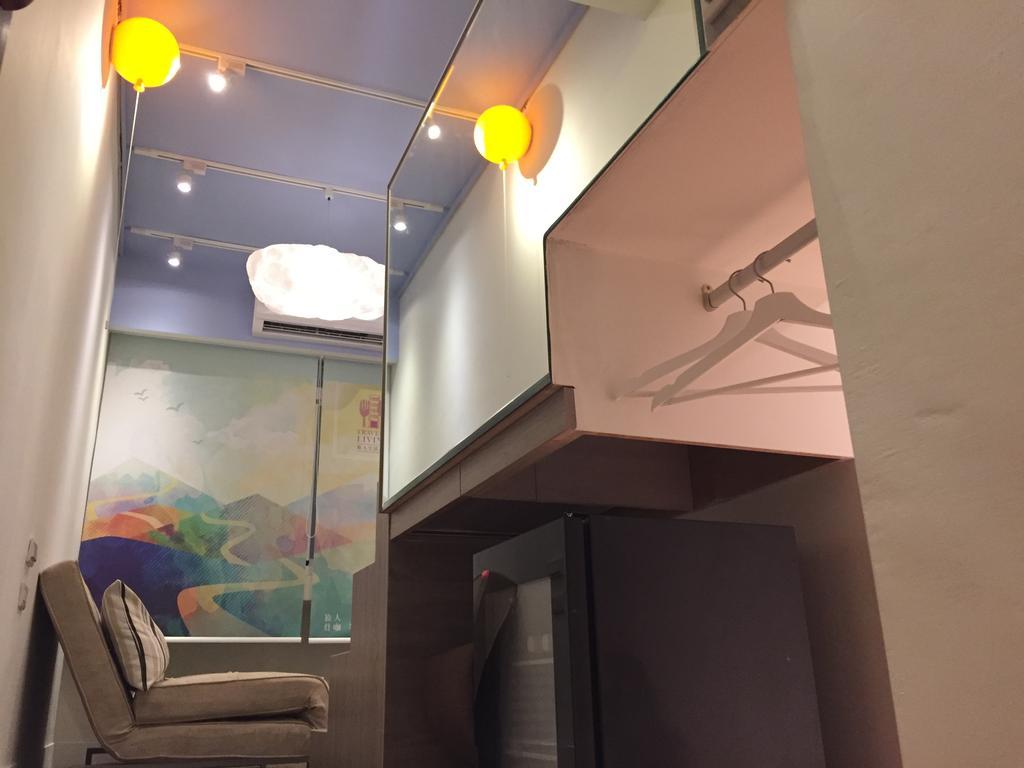 ทราเวลเลอร์ คิทเช่น เกาสง Bed & Breakfast ภายนอก รูปภาพ