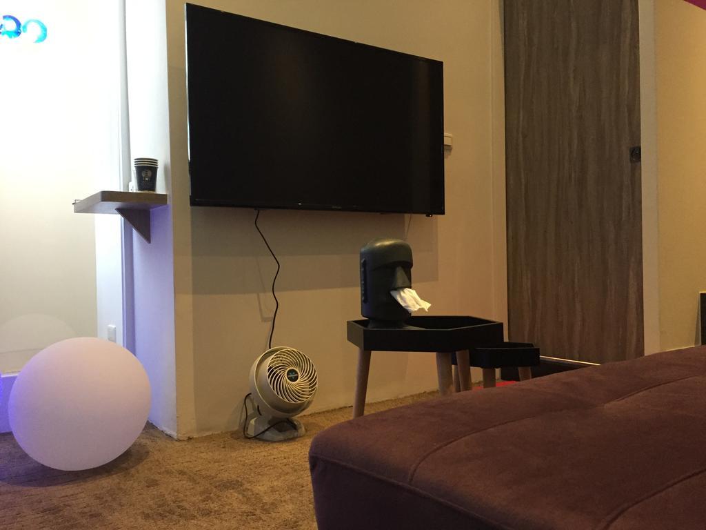 ทราเวลเลอร์ คิทเช่น เกาสง Bed & Breakfast ภายนอก รูปภาพ
