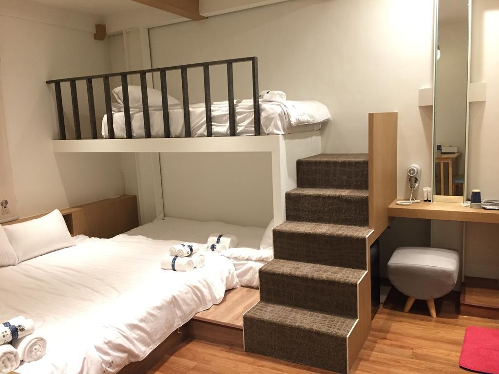 ทราเวลเลอร์ คิทเช่น เกาสง Bed & Breakfast ภายนอก รูปภาพ