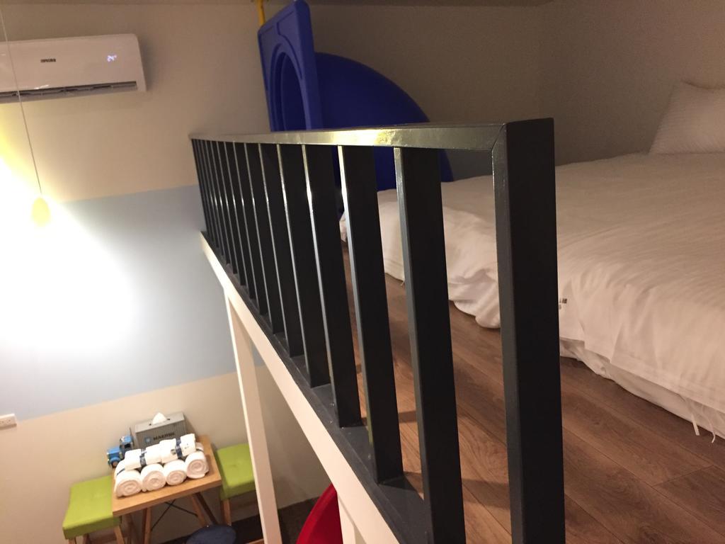 ทราเวลเลอร์ คิทเช่น เกาสง Bed & Breakfast ภายนอก รูปภาพ