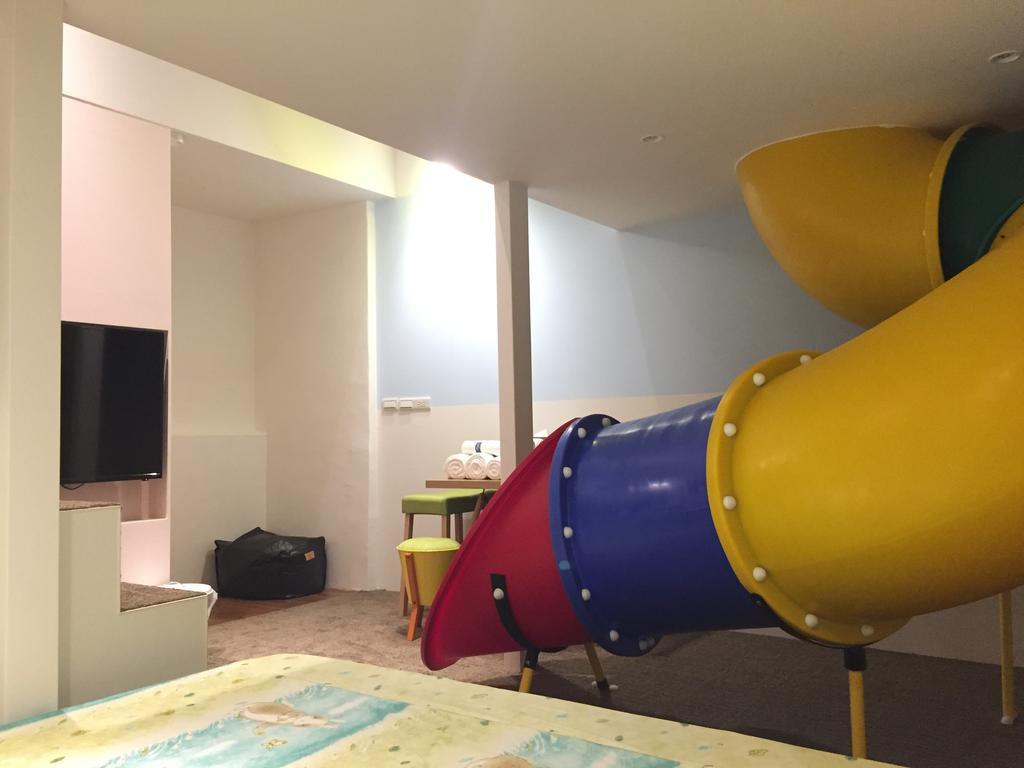 ทราเวลเลอร์ คิทเช่น เกาสง Bed & Breakfast ภายนอก รูปภาพ