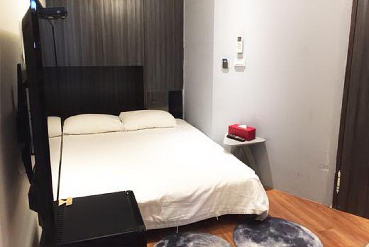 ทราเวลเลอร์ คิทเช่น เกาสง Bed & Breakfast ภายนอก รูปภาพ